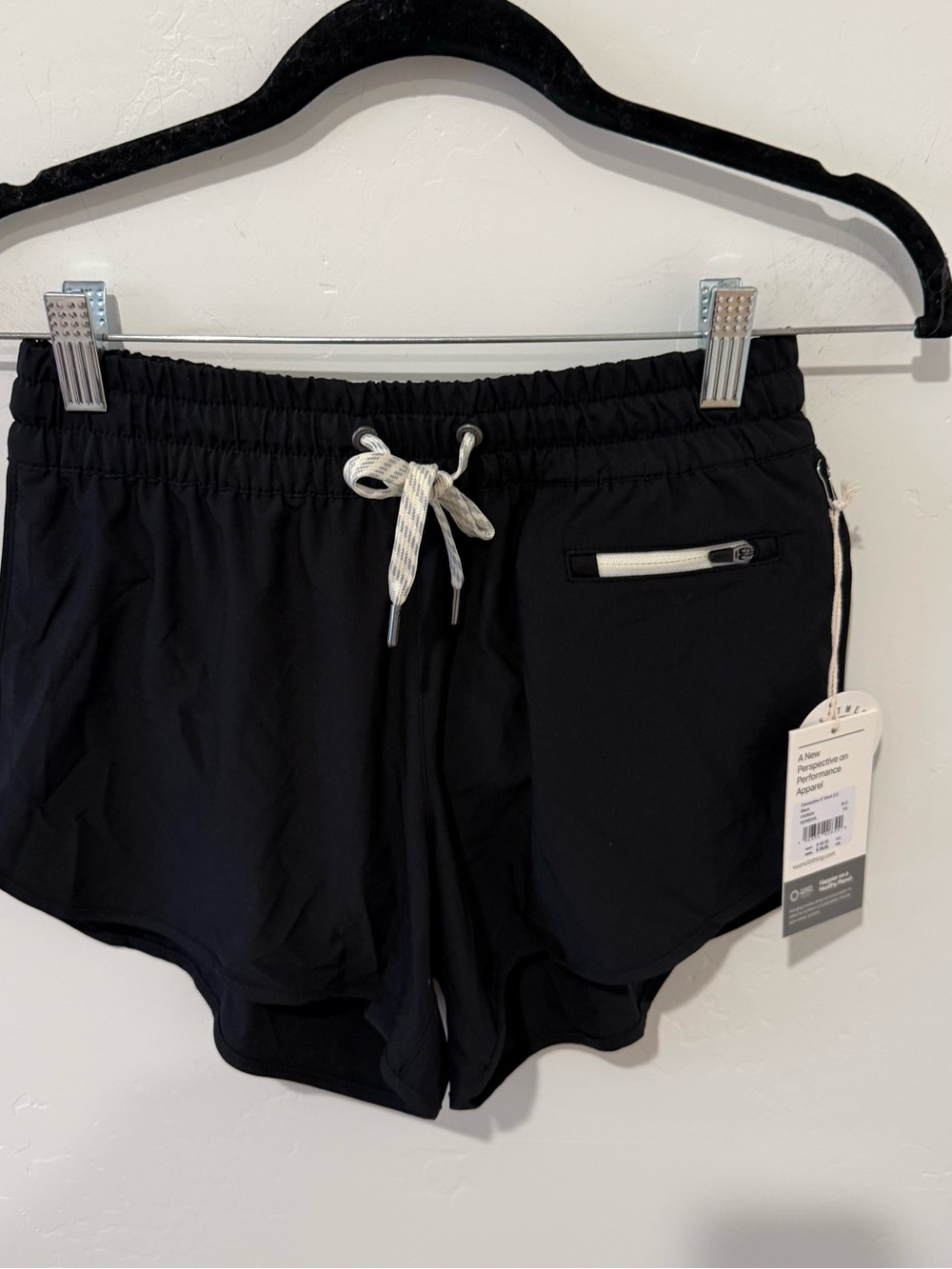 Vuori Clementine 4in Black Athletic Drawstring Shorts NEW Womens XS Workout